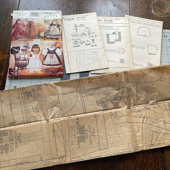 Vogue Craft 602, designed by Linda Carr, Early American Outfits (4 outfits) 18" - Picture 4 of 5